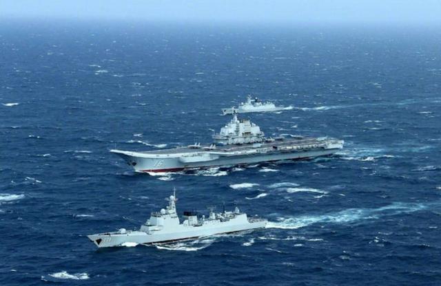 中国辽宁舰对比俄罗斯航母,谁更胜一筹?两者战