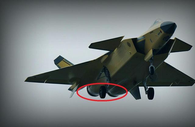 歼20B战机疑似新年首飞:或换矢量喷管,具备超