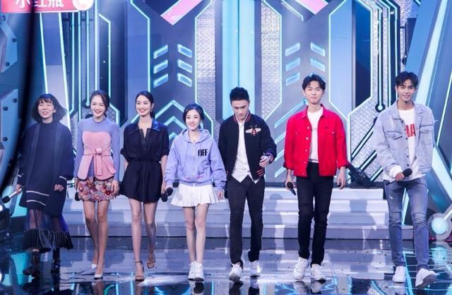 直播女神冯提莫:身高是硬伤,看她上湖南卫视就知道了