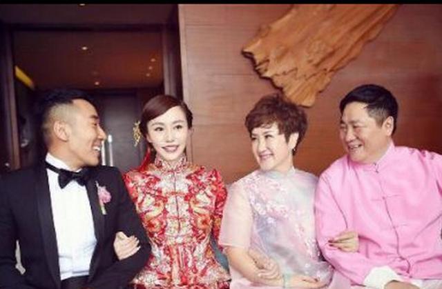 刘大脑袋女儿出嫁，网友表示：大白菜被猪拱了