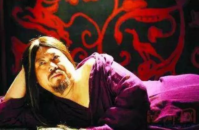 王俊凯成美少女，郭德纲辣眼睛，没想到最惊艳的是这个光头男!