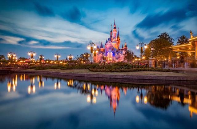 香港迪士尼乐园和上海迪士尼乐园,你知道哪个