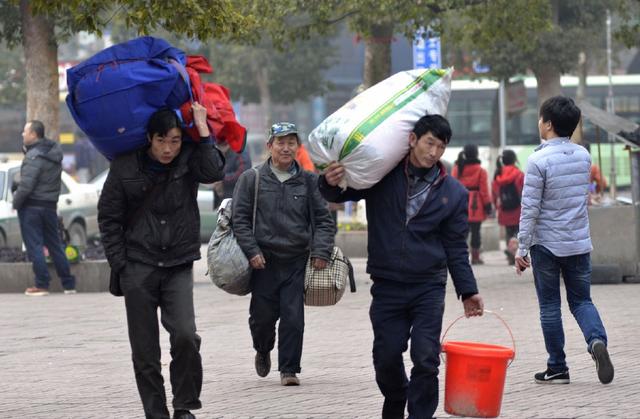 宁海有关外来人口不返乡政策_薛之谦天外来物图片(3)