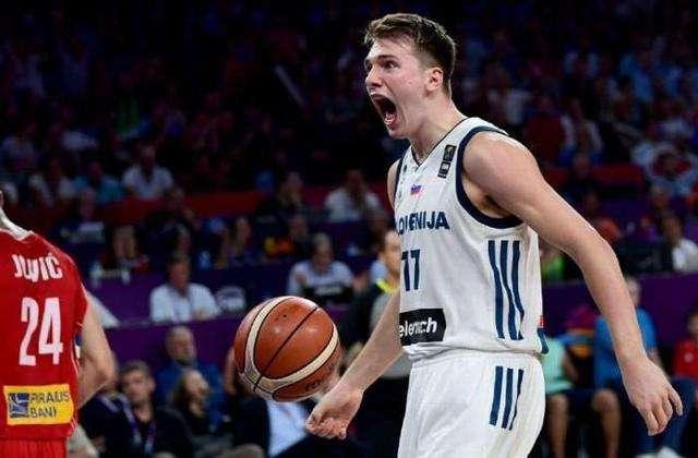 2018年选秀状元热门东契奇 曾单场爆砍54分1