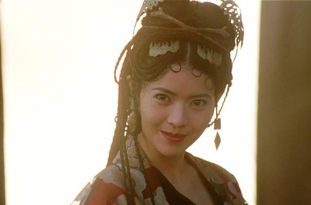 蓝洁瑛诉说:我到今都忘不了他完事后对我的冷笑!像刀一样深深的