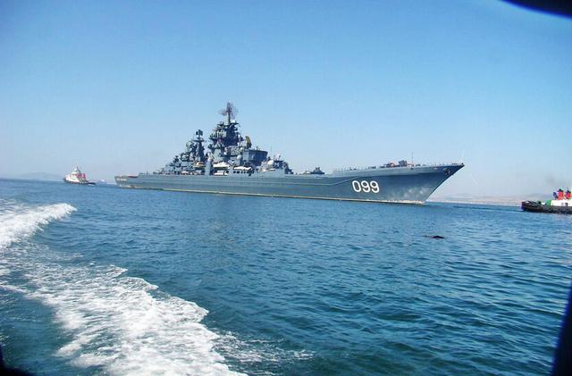 俄基洛夫舰一对一PK美朱姆沃尔特谁更强?或0