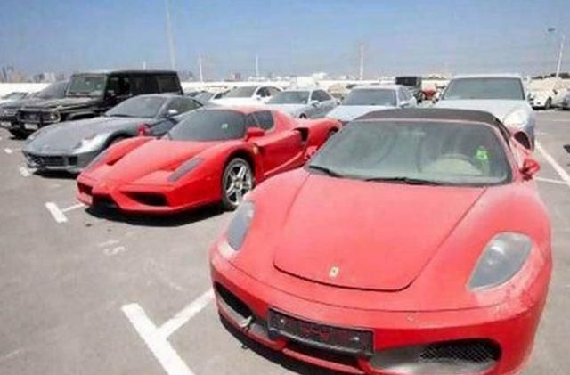 迪拜为什么这么多豪车被遗弃，怎么也没人捡一辆回来？