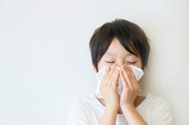 如何区分孩子是感冒还是鼻炎?