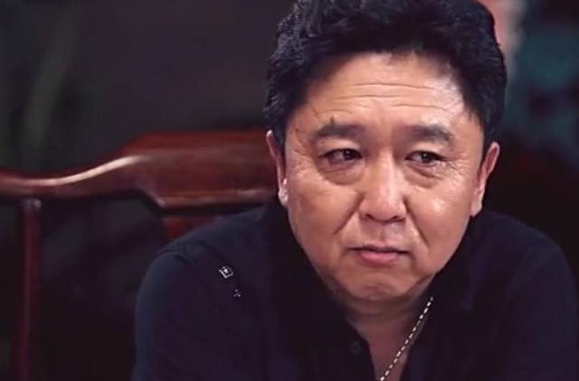 郭德纲批评岳云鹏不跟同行来往,于谦神回复笑