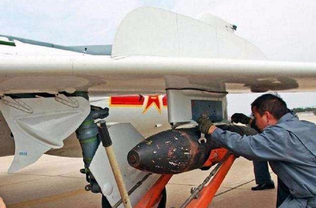 中国秘密基地曝光:3000架无人蜂群战机梦想成真,场面太惊艳