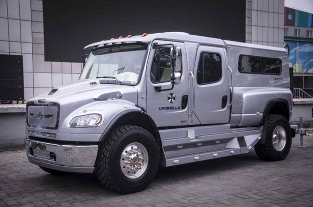 李晨的座驾又多嚣张？旁边120万的埃尔法没它一半高