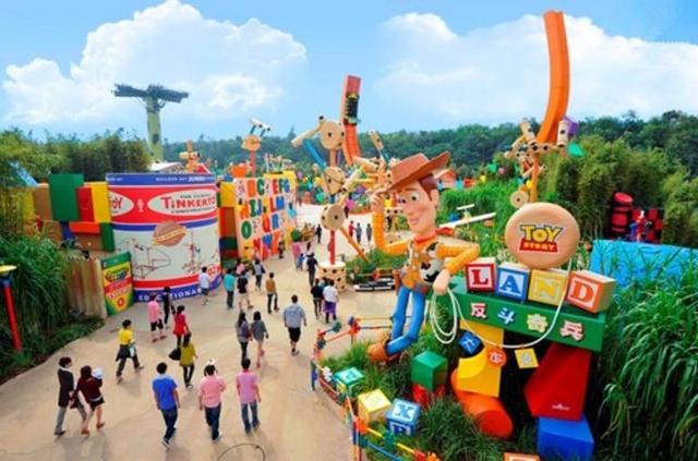 香港迪士尼乐园和上海迪士尼乐园,你知道哪个