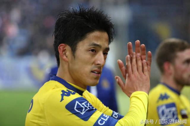 又一名日本球员身披欧洲知名球队10号球衣