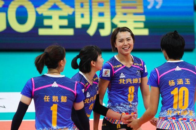 女排四强引援成闹剧!排协一碗水难端平
