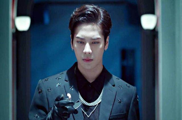 习生》王嘉尔究竟什么来头?靠着这两招吸粉无