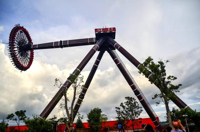 超级大摆锤坐过都说过瘾，但和这种人一起坐保证你后悔一辈子|摆锤|过瘾 