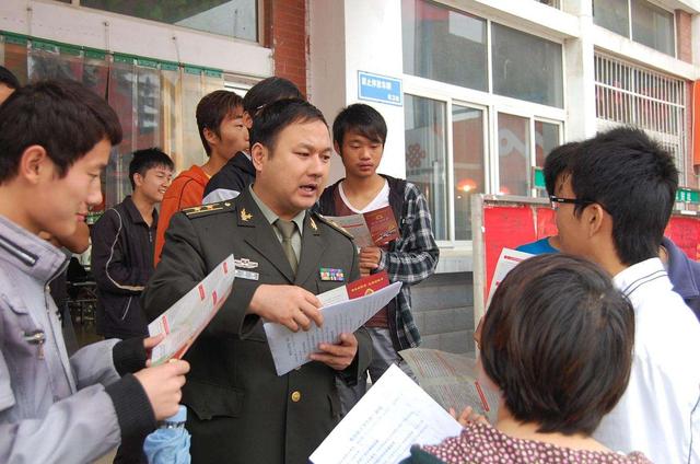 农村娃当兵有有什么好处?福利三连!比起打工强