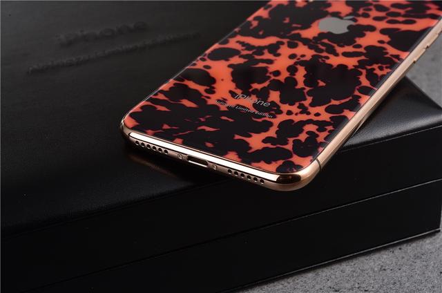 iPhone X玳瑁定制版亮相，奢华异常