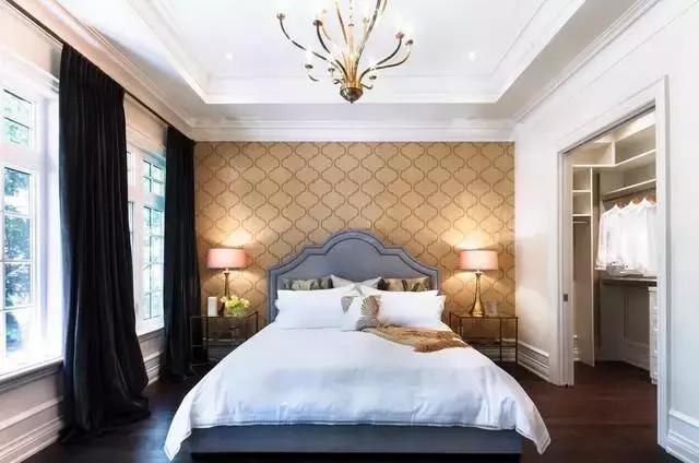 2018床头已经不流行挂结婚照了,现在大部分都