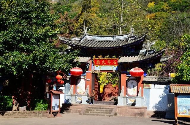 游石羊古镇,吃麻辣羊肉火锅