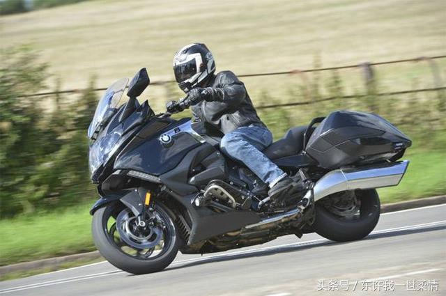 2017款宝马K1600B大型六缸休旅摩托车