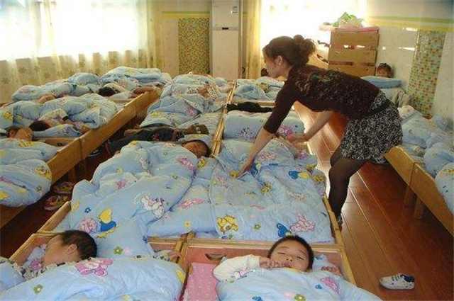 孩子幼儿园饭后午睡却再也没有醒来,原因让老师和父母