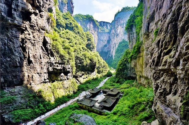 重庆武隆天坑—大自然的鬼斧神工,造就地质奇观