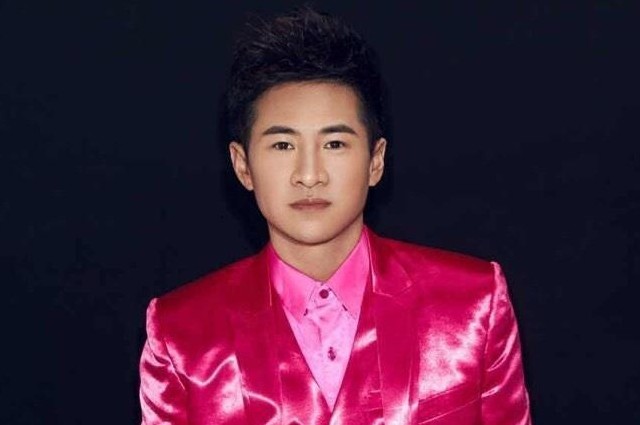 海鸣威怎么沦落到《锋味》当服务员了？这些年他经历了什么？