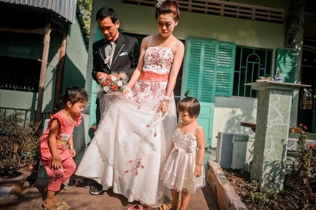 中国小伙去越南旅行,艳遇越南女孩,用两千元就