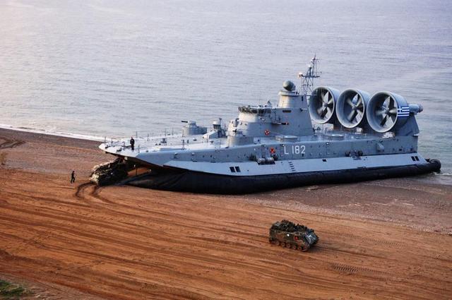 完全依靠本身的续航力,因此苏联海军将其直接划分为"登陆舰