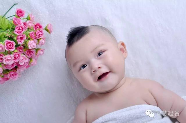 带月的女孩名字 好听诗意优雅的女孩名字大全