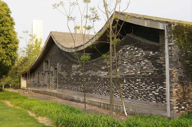 带着作品,走进"中国首位普利兹克建筑奖"得主王澍的世界!