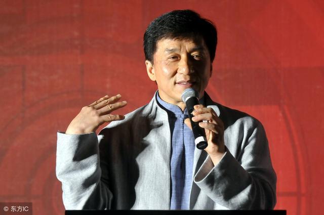 成龙表示: 中国扶贫攻坚战, 演艺圈责无旁贷, 艺人应该参与其中
