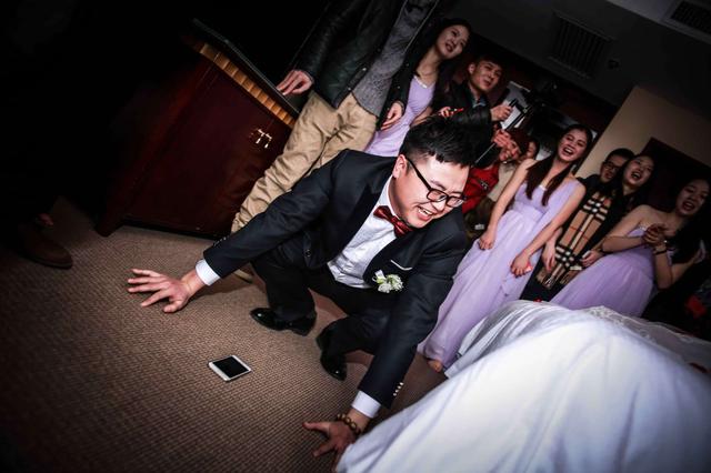 婚礼闹伴娘过分?来姐妹们,手把手教你如何整伴郎!