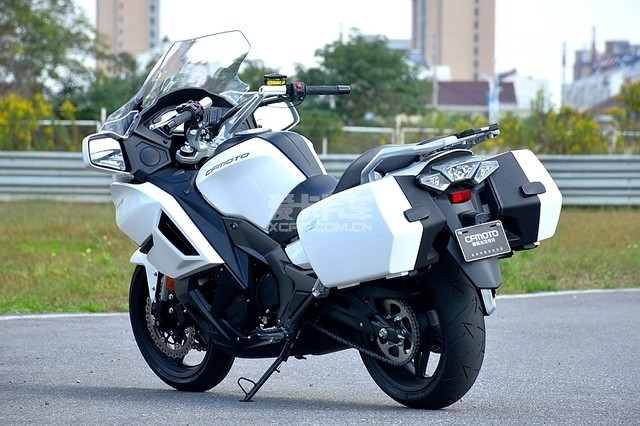 国宾车”再升级试春风650TR-G尊享版-新浪汽车