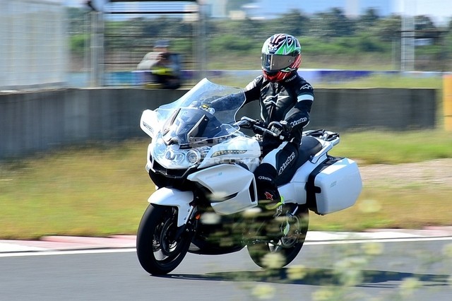 “国宾车”再升级 试春风650TR-G尊享版-新浪汽车