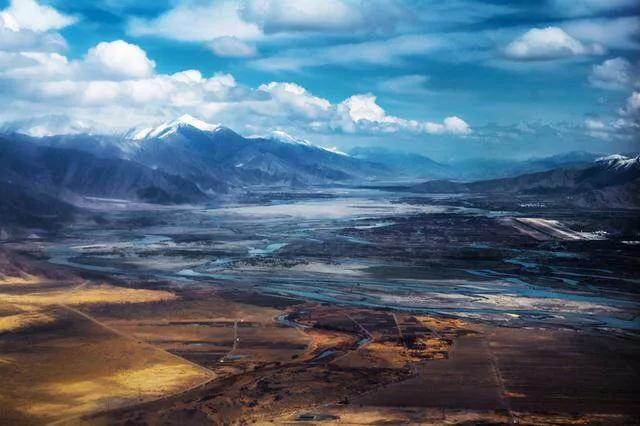 为什么高铁一直负债、一直亏损却还一直兴建高