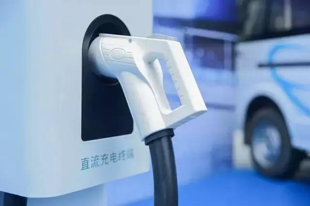 天气变冷 但重庆新能源汽车发展春来了