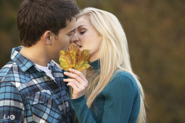 还记不记得你的初吻是怎么没得?看看网友都怎么说的