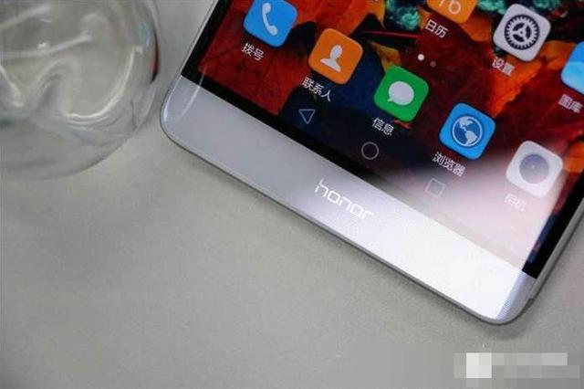 华为放手一搏,4GB+128GB售1999元,是在诱