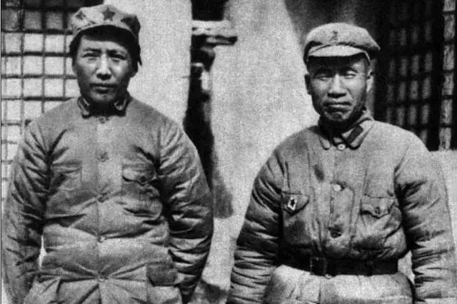 1932年毛主席和朱德做了項什麽決定？被國共兩黨同時嘲笑