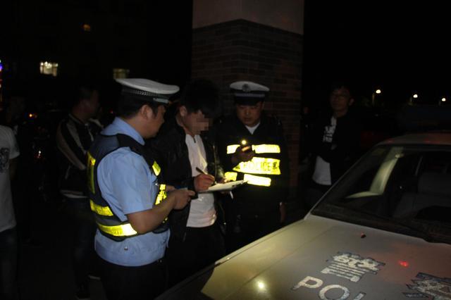 昨晚, 迁安交警大阵仗查酒驾, 治安警、防爆警