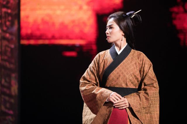 刘涛演绎的柔中带刚的女战神妇好:商代贵族女子服饰的高度还原
