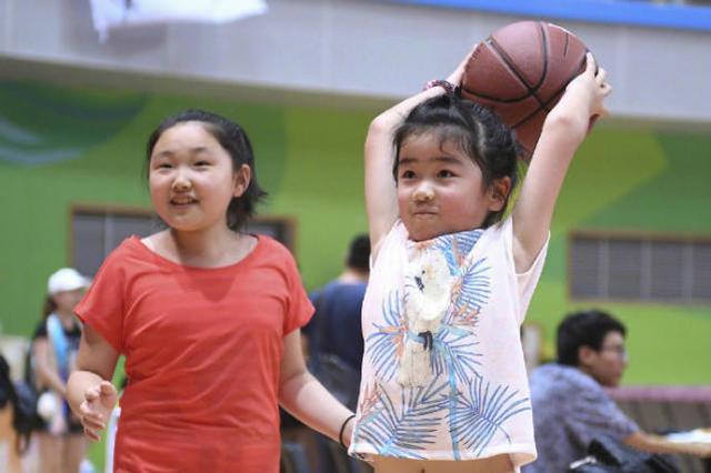 姚明女儿身高已失控,7岁身高1米6,可惜她的国籍不是中国