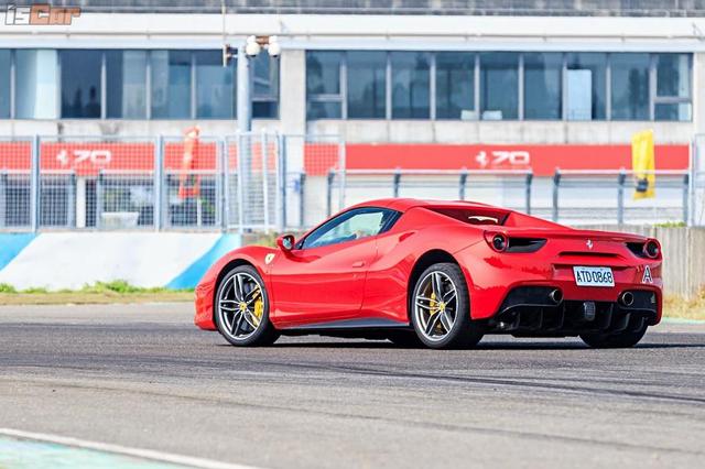 红鬃烈马的涡轮定律，2017 Ferrari 488 GTB赛道性能体验！