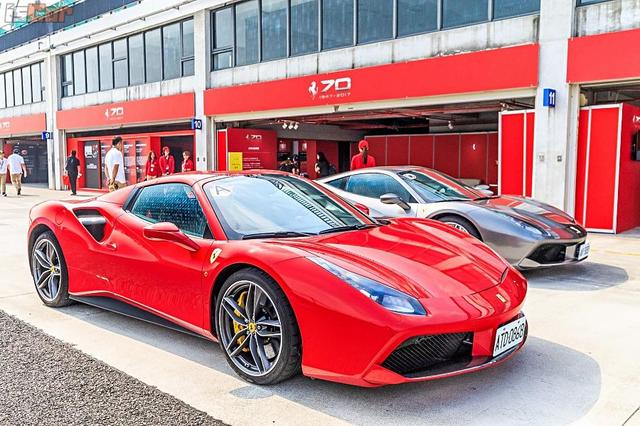 红鬃烈马的涡轮定律，2017 Ferrari 488 GTB赛道性能体验！