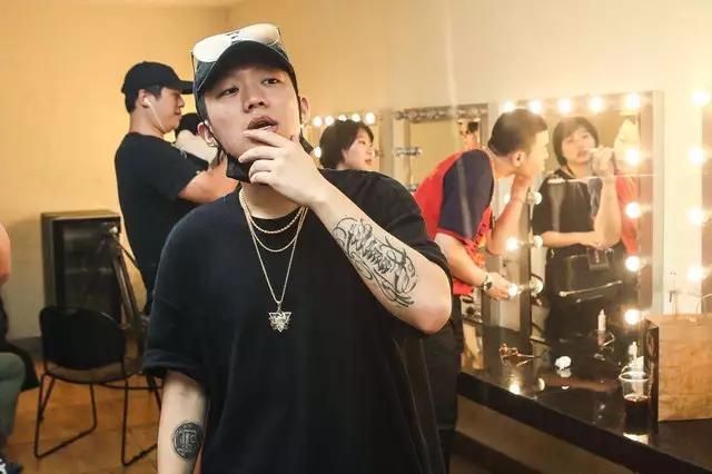 李小璐夜宿门竟牵出紫光阁地沟油事件,看后令