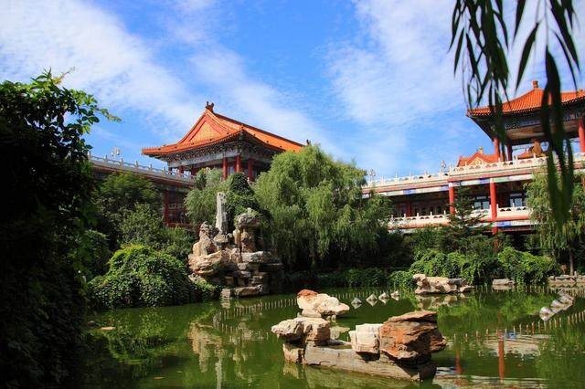 河北省堪称京津走廊明珠的一个地级市,是排名