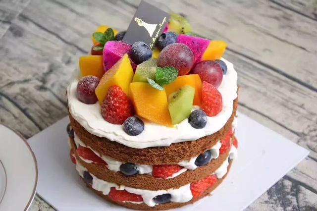 昆明有家靠一款“耍流氓蛋糕”爆红, 风靡全国的网红甜品店!