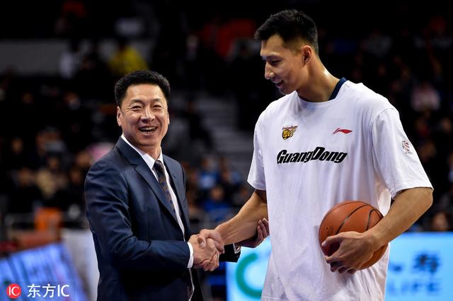 cba全明星最大黑哨:裁判哑口无言,全场欢呼不停!